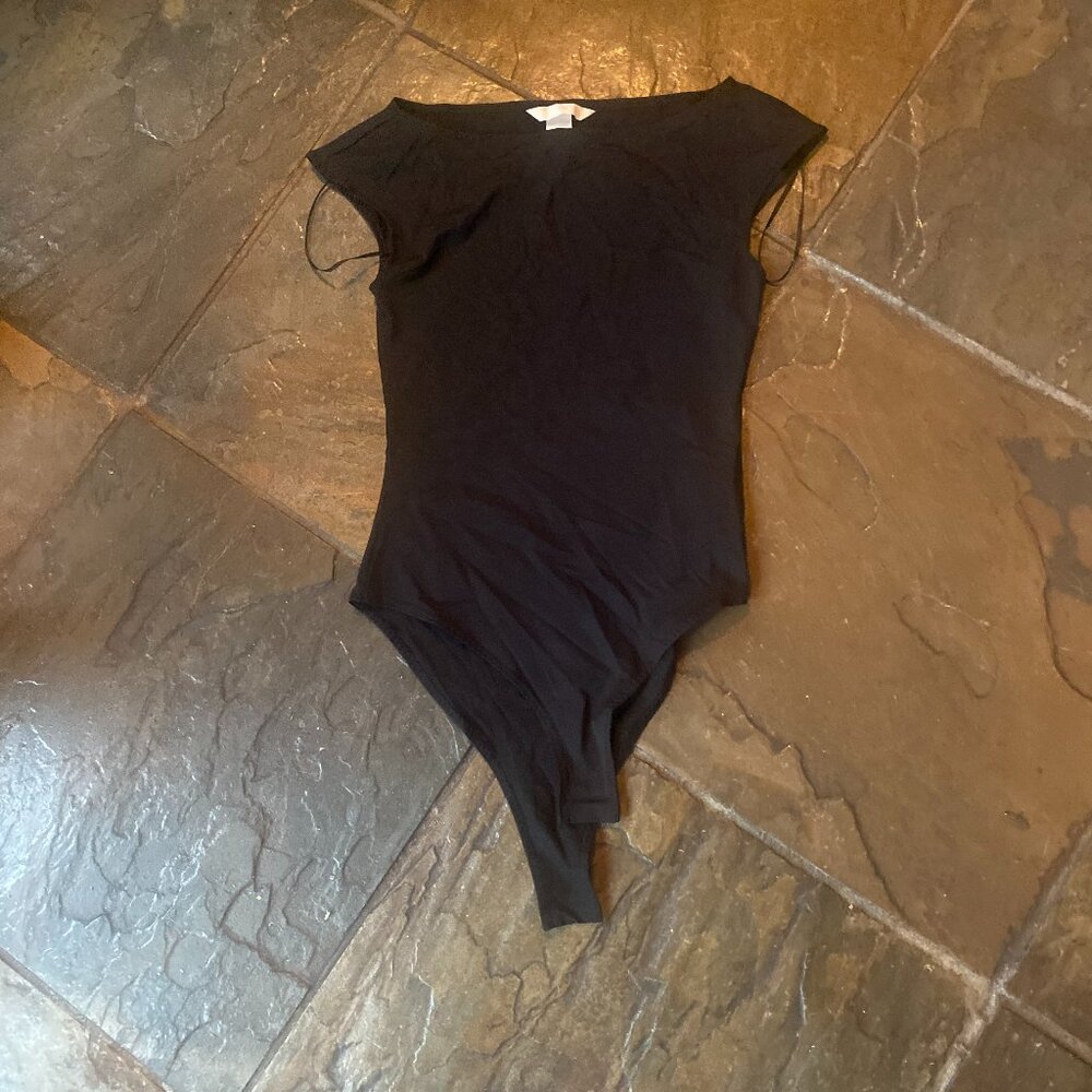 h&m black off the shoulder body suit size XS